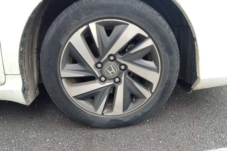 Used Honda Crider 2019 180 Turbo CVT Luxury Edition China V Right Front Wheel Hub