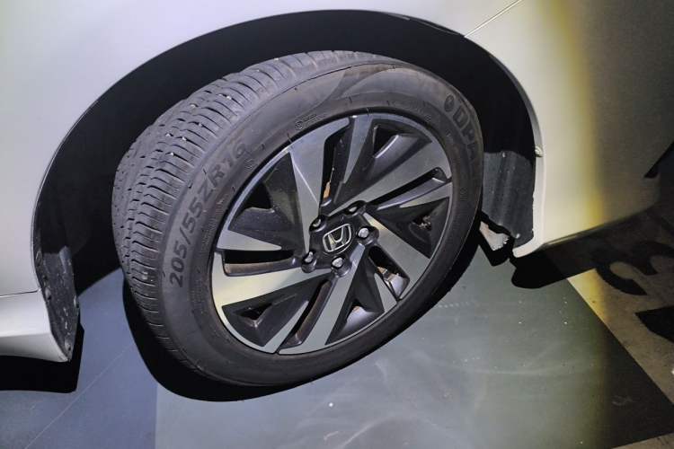 Used Honda Crider 2019 180 Turbo CVT Luxury Edition China V Right Front Wheel Hub