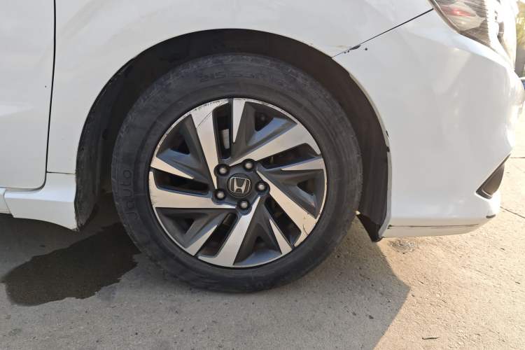 Used Honda Crider 2019 180 Turbo CVT Comfort Edition China V Right Front Wheel Hub