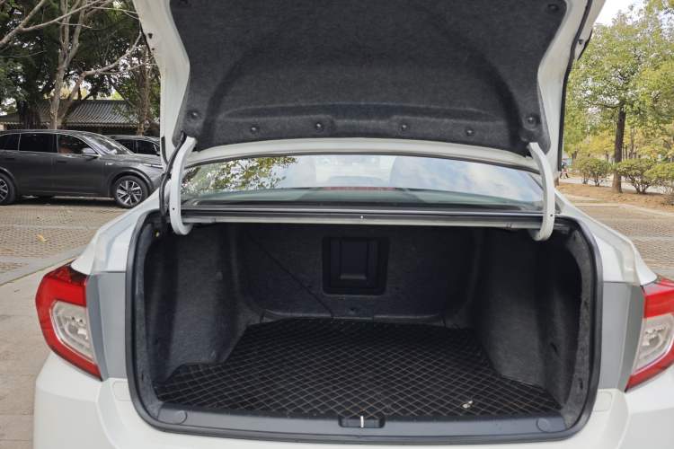 Used Honda Crider 2019 180 Turbo CVT Leading Edition China VI Trunk