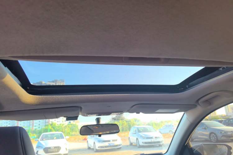 Used Honda Crider 2022 1.5L Rui Luxury Edition Headliner