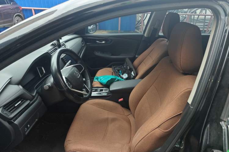 Used Honda Crider 2022 180Turbo CVT Luxury Edition Left Front Seat