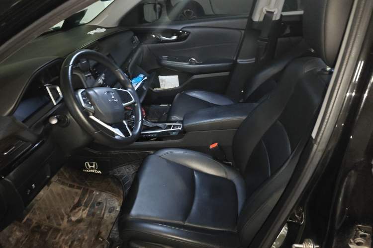 Used Honda Crider 2022 180Turbo CVT Luxury Edition Left Front Seat