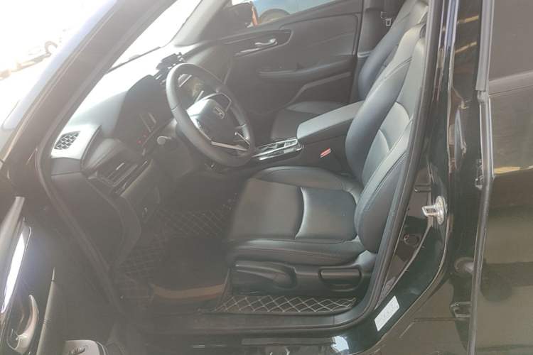 Used Honda Crider 2022 180Turbo CVT Luxury Edition Left Front Seat