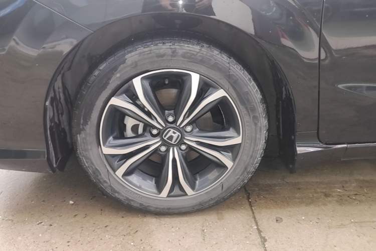 Used Honda Crider 2022 180Turbo CVT Luxury Edition Left Front Wheel Hub