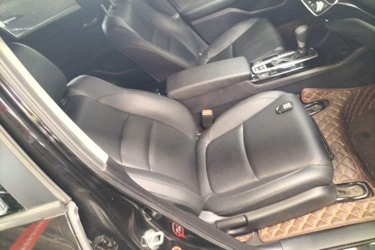 Used Honda Crider 2022 180Turbo CVT Luxury Edition Right Front Seat