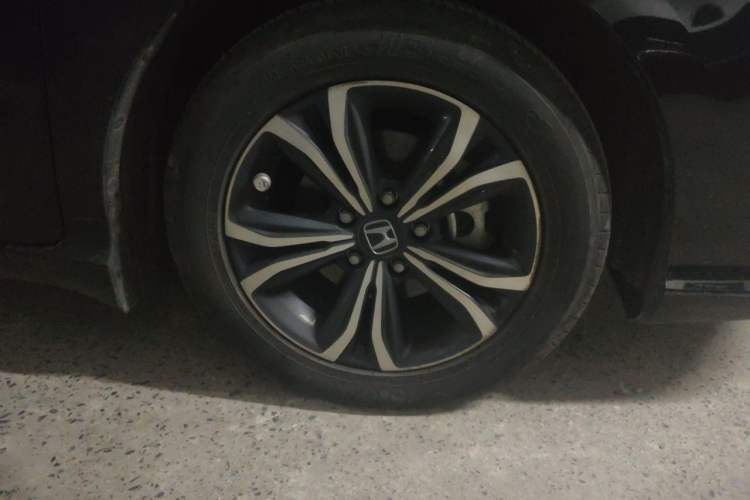 Used Honda Crider 2022 180Turbo CVT Luxury Edition Right Front Wheel Hub
