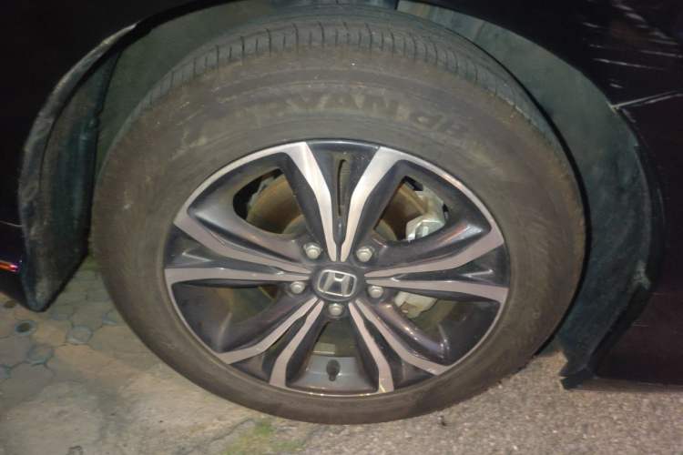 Used Honda Crider 2022 1.5L Rui Luxury Edition Right Front Wheel Hub