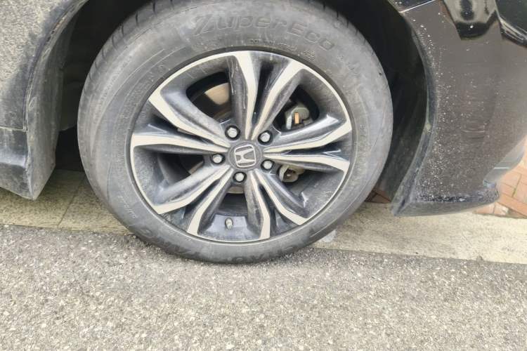 Used Honda Crider 2022 1.5L Rui Luxury Edition Right Front Wheel Hub