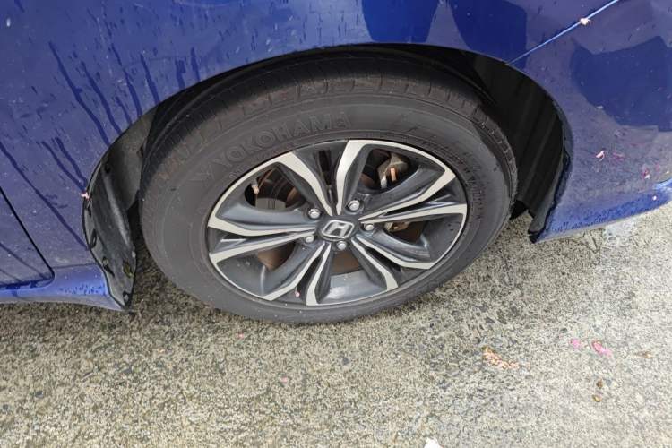 Used Honda Crider 2022 180Turbo CVT Luxury Edition Right Front Wheel Hub