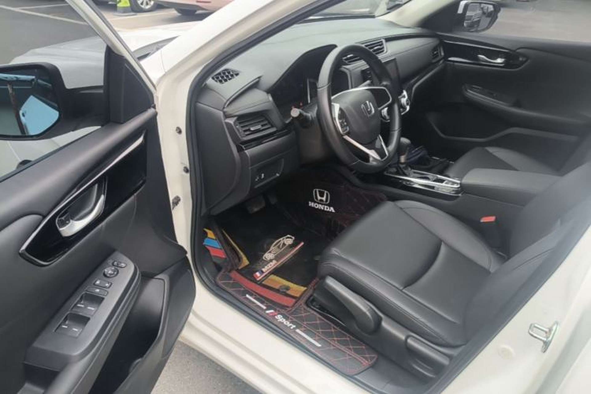 Used Honda Crider 2022 180Turbo CVT Luxury Edition Driver Seat
