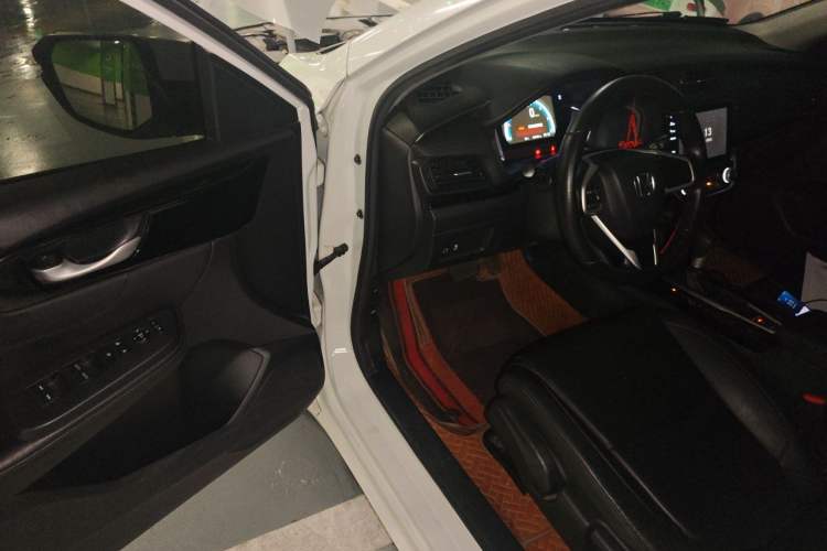 Used Honda Crider 2022 180Turbo CVT Luxury Edition Driver Seat