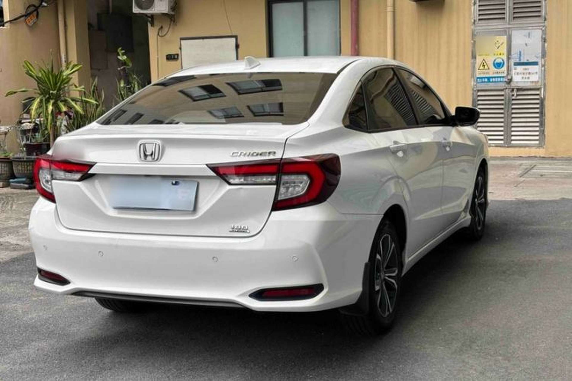 Used Honda Crider 2022 180Turbo CVT Luxury Edition Exterior 6