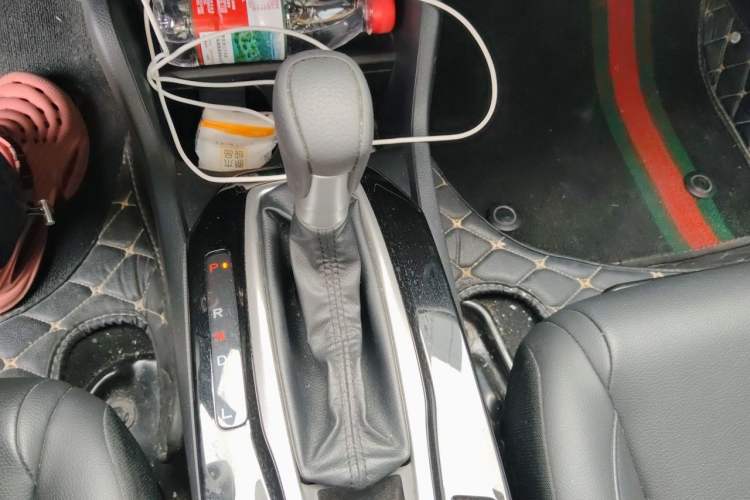 Used Honda Crider 2022 180Turbo CVT Luxury Edition Gear Lever