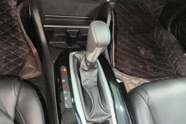 Used Honda Crider 2022 180Turbo CVT Luxury Edition Gear Lever