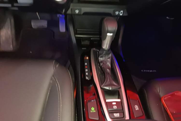 Used Honda Crider 2022 180Turbo CVT Luxury Edition Gear Lever