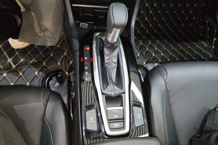 Used Honda Crider 2022 180Turbo CVT Luxury Edition Gear Lever