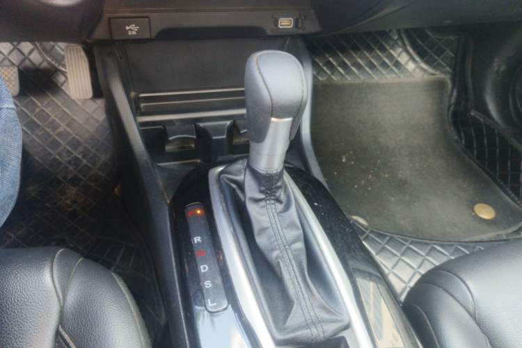 Used Honda Crider 2022 180Turbo CVT Luxury Edition Gear Lever