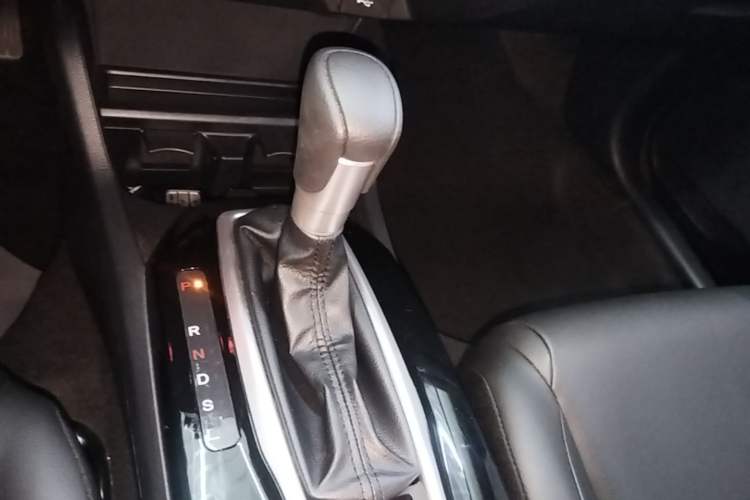 Used Honda Crider 2022 180 Turbo CVT Smart Enjoyment Version Gear Lever