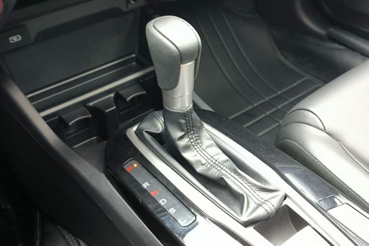 Used Honda Crider 2022 180 Turbo CVT Smart Enjoyment Version Gear Lever