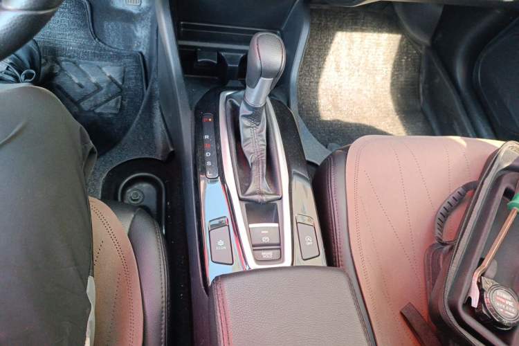 Used Honda Crider 2022 180 Turbo CVT Comfort Version Gear Lever