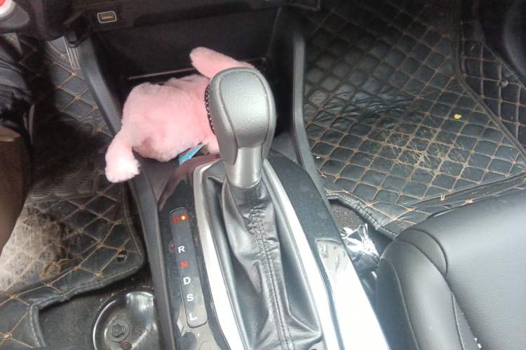 Used Honda Crider 2022 180Turbo CVT Luxury Edition Gear Lever