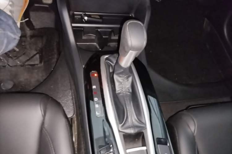 Used Honda Crider 2022 180Turbo CVT Luxury Edition Gear Lever