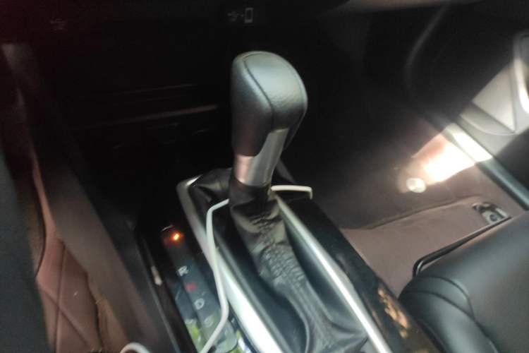 Used Honda Crider 2022 180Turbo CVT Luxury Edition Gear Lever