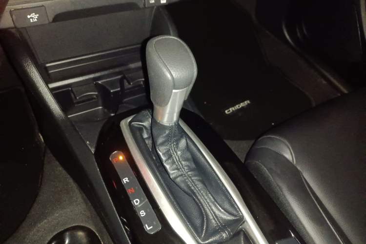 Used Honda Crider 2022 180Turbo CVT Luxury Edition Gear Lever