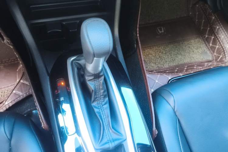 Used Honda Crider 2022 180Turbo CVT Luxury Edition Gear Lever