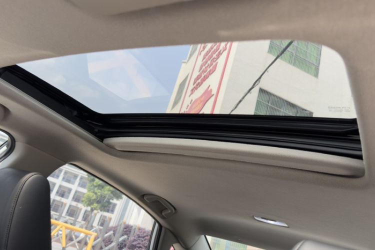 Used Honda Crider 2022 180Turbo CVT Luxury Edition Headliner