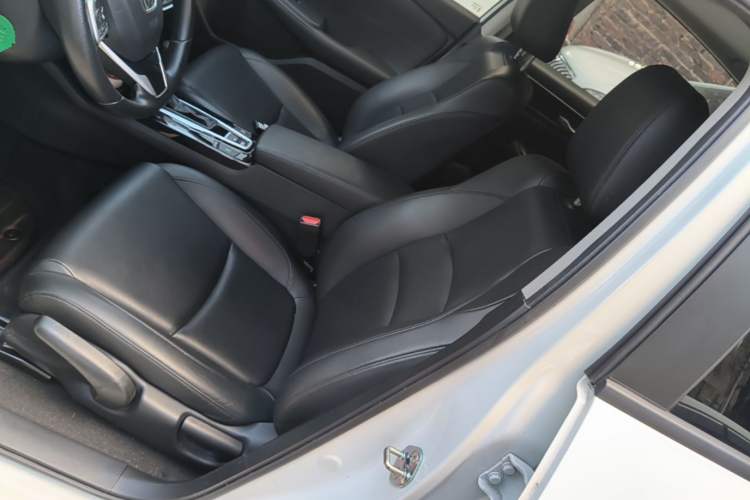 Used Honda Crider 2022 180Turbo CVT Luxury Edition Left Front Seat