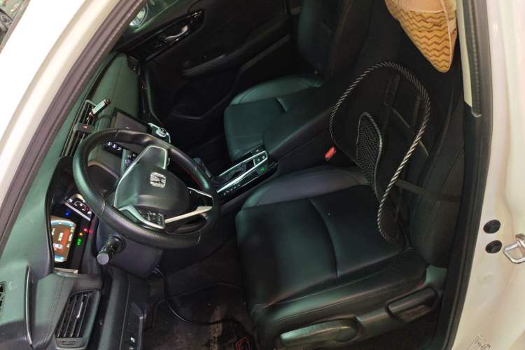 Used Honda Crider 2022 180Turbo CVT Luxury Edition Left Front Seat