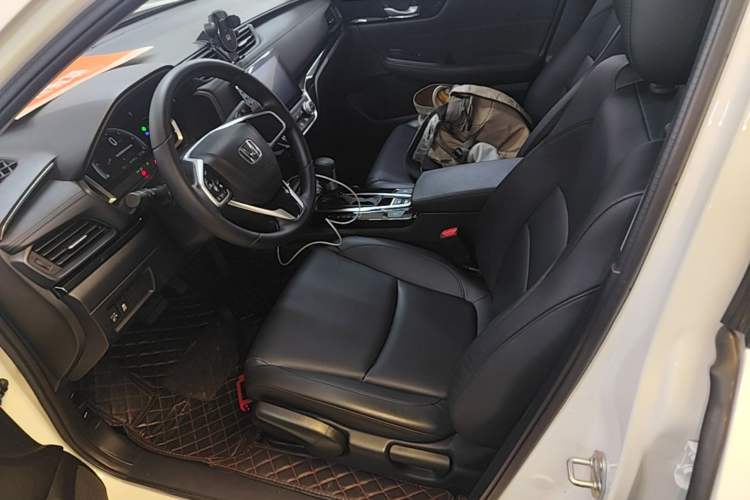 Used Honda Crider 2022 180Turbo CVT Luxury Edition Left Front Seat