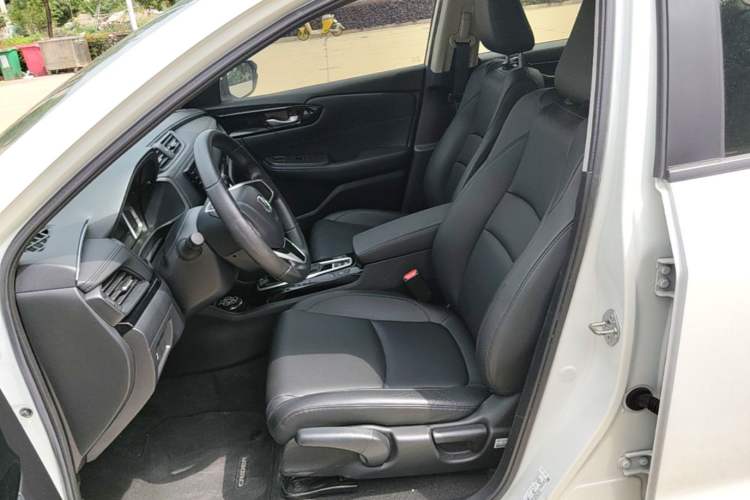 Used Honda Crider 2022 180Turbo CVT Luxury Edition Left Front Seat