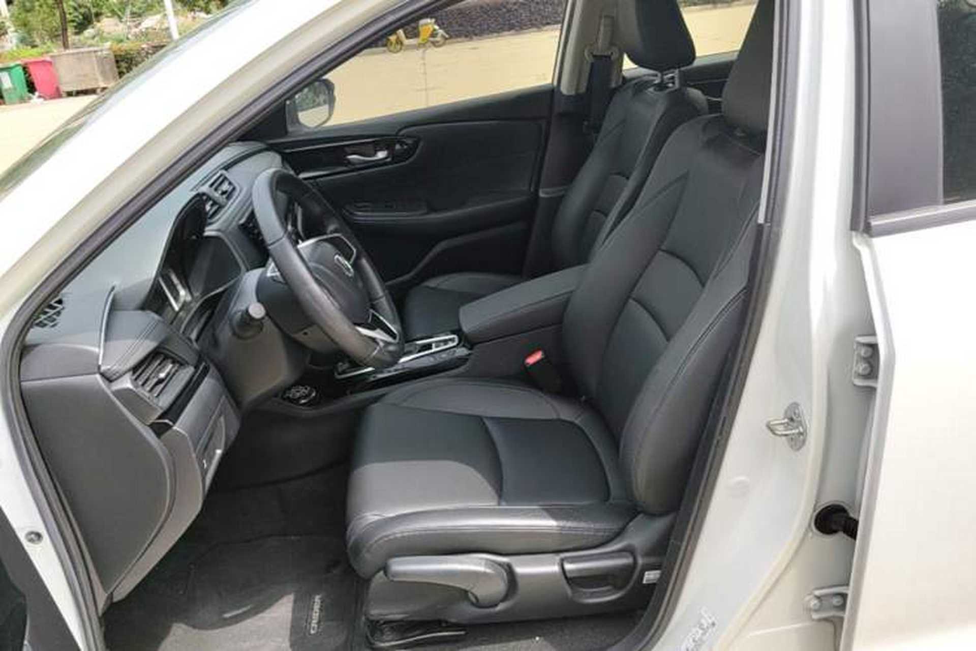 Used Honda Crider 2022 180Turbo CVT Luxury Edition Left Front Seat