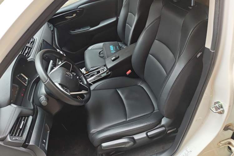 Used Honda Crider 2022 180Turbo CVT Luxury Edition Left Front Seat