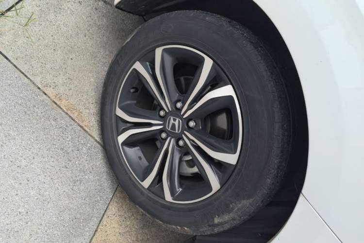 Used Honda Crider 2022 180Turbo CVT Luxury Edition Left Front Wheel Hub