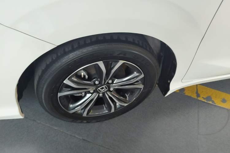 Used Honda Crider 2022 180Turbo CVT Luxury Edition Left Front Wheel Hub