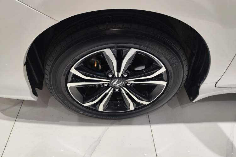 Used Honda Crider 2022 180Turbo CVT Luxury Edition Left Front Wheel Hub