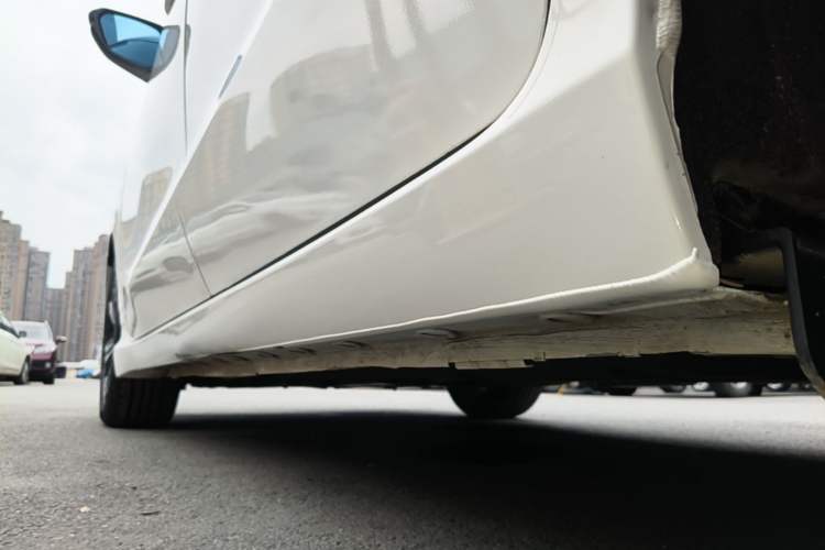 Used Honda Crider 2022 180Turbo CVT Luxury Edition Left Side Sill