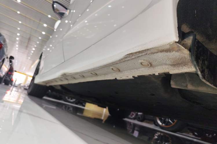Used Honda Crider 2022 180Turbo CVT Luxury Edition Left Side Sill
