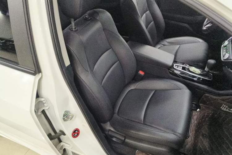 Used Honda Crider 2022 180Turbo CVT Luxury Edition Right Front Seat