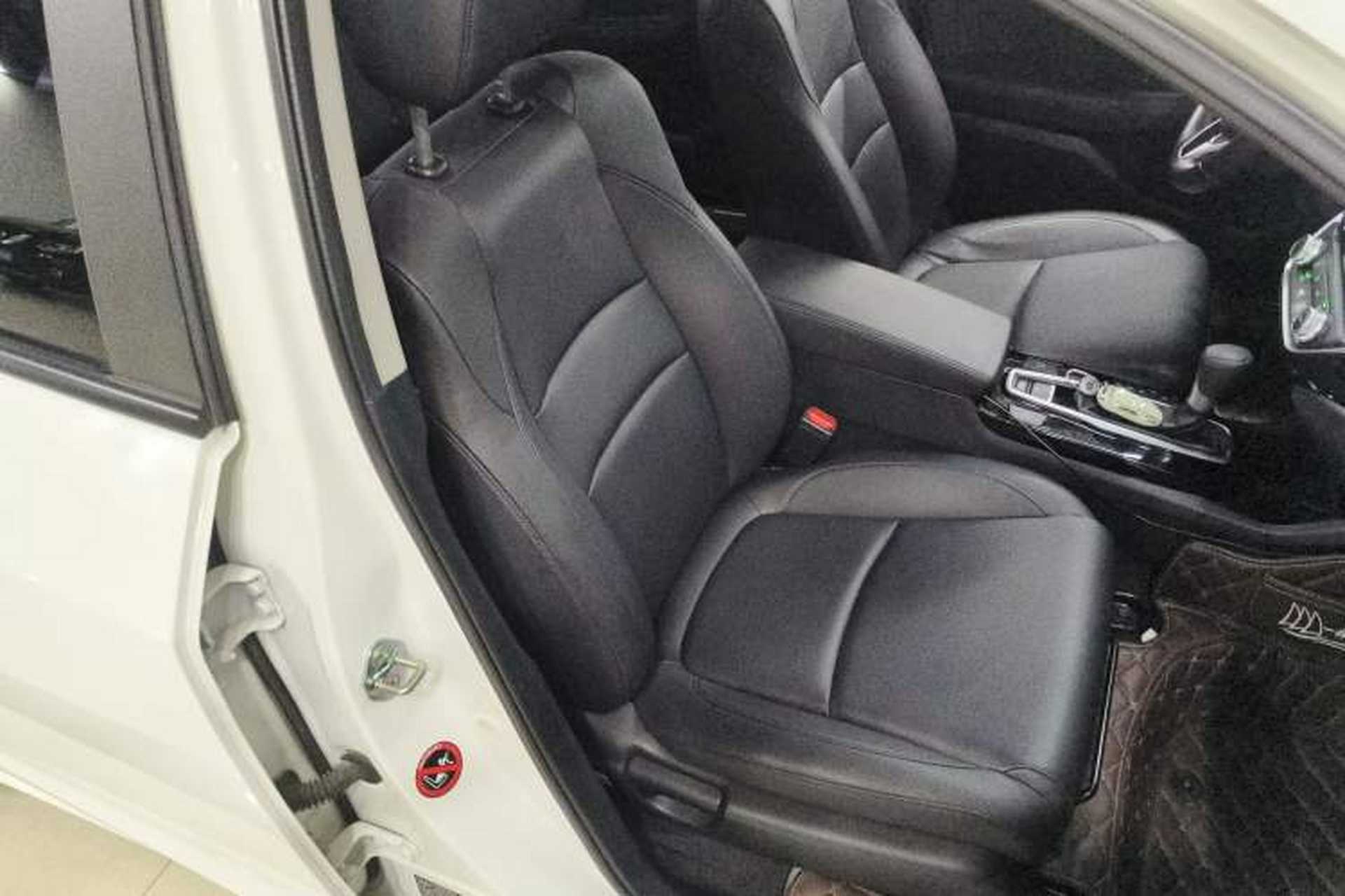 Used Honda Crider 2022 180Turbo CVT Luxury Edition Right Front Seat