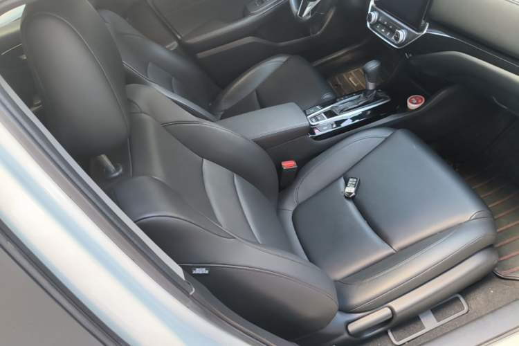Used Honda Crider 2022 180Turbo CVT Luxury Edition Right Front Seat