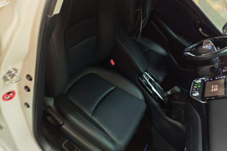 Used Honda Crider 2022 180Turbo CVT Luxury Edition Right Front Seat