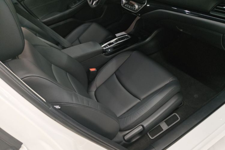 Used Honda Crider 2022 1.5L Rui Luxury Edition Right Front Seat