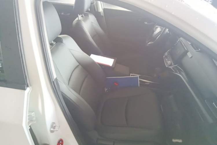 Used Honda Crider 2022 180Turbo CVT Luxury Edition Right Front Seat