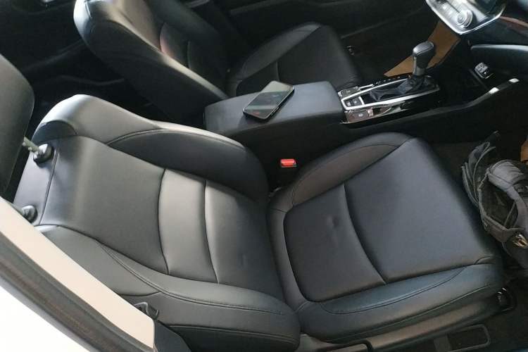 Used Honda Crider 2022 180Turbo CVT Luxury Edition Right Front Seat
