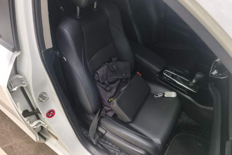 Used Honda Crider 2022 180Turbo CVT Luxury Edition Right Front Seat